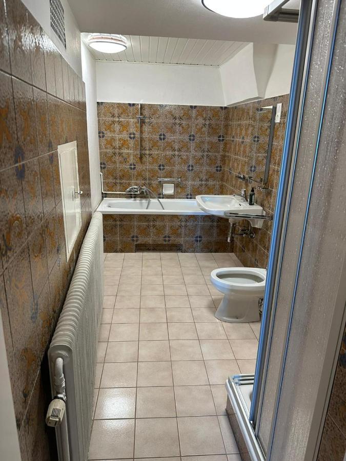 Central Plaza Great Apartment 4 Bedroom 3 Bathroom Bruckneudorf 외부 사진