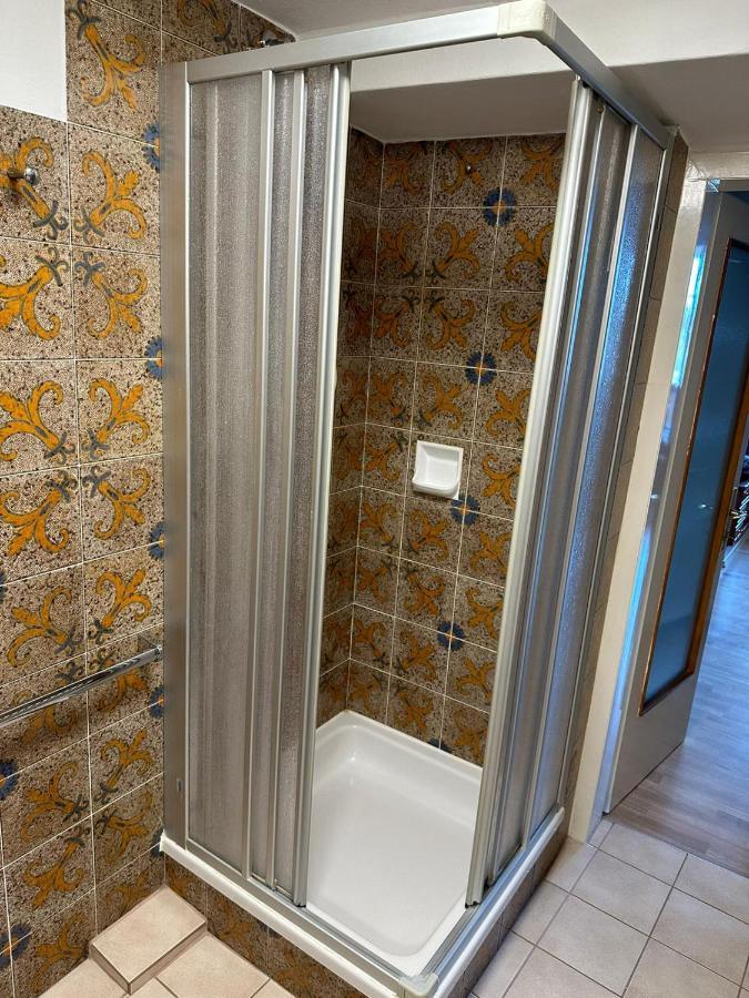 Central Plaza Great Apartment 4 Bedroom 3 Bathroom Bruckneudorf 외부 사진