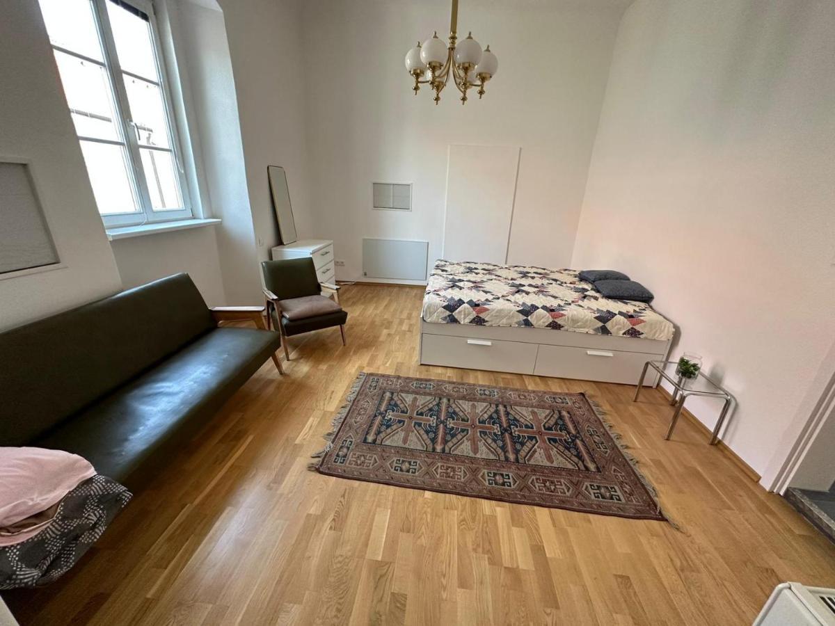 Central Plaza Great Apartment 4 Bedroom 3 Bathroom Bruckneudorf 외부 사진