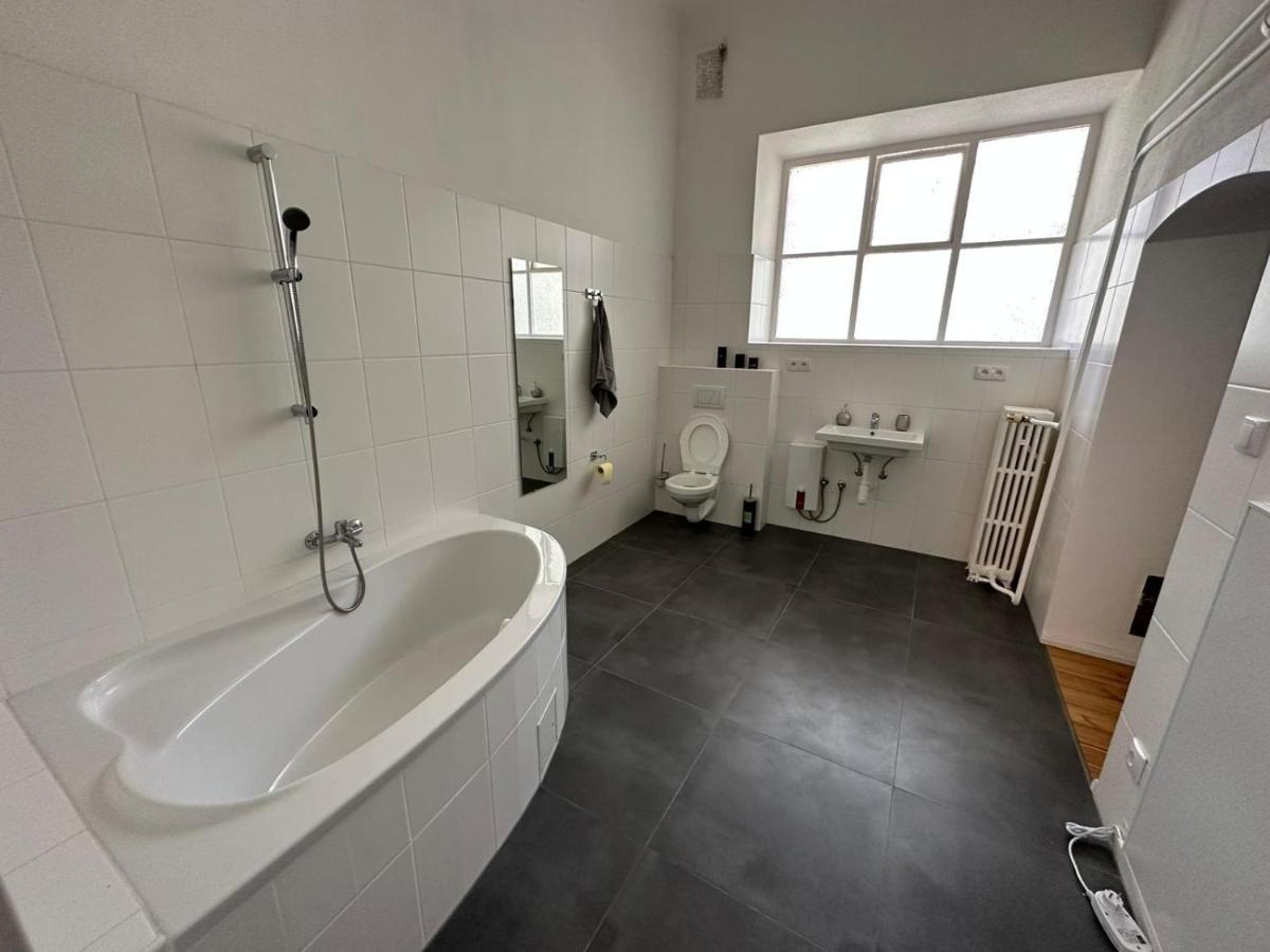 Central Plaza Great Apartment 4 Bedroom 3 Bathroom Bruckneudorf 외부 사진