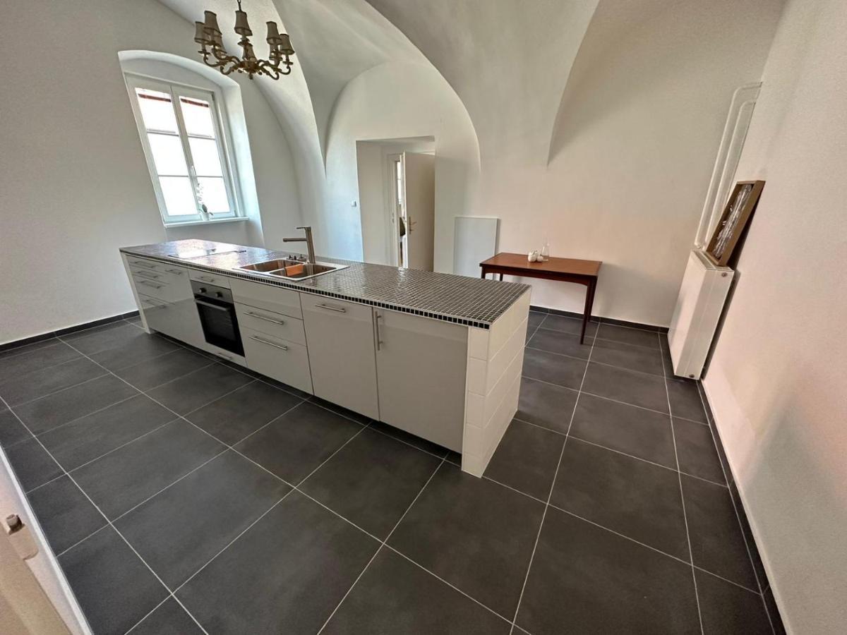 Central Plaza Great Apartment 4 Bedroom 3 Bathroom Bruckneudorf 외부 사진